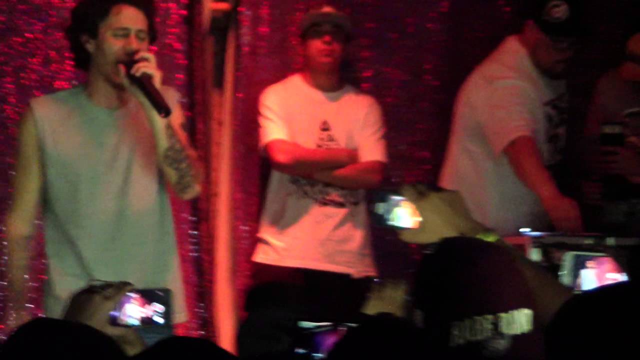Canserbero - Llovía - En Vivo - Valparaiso