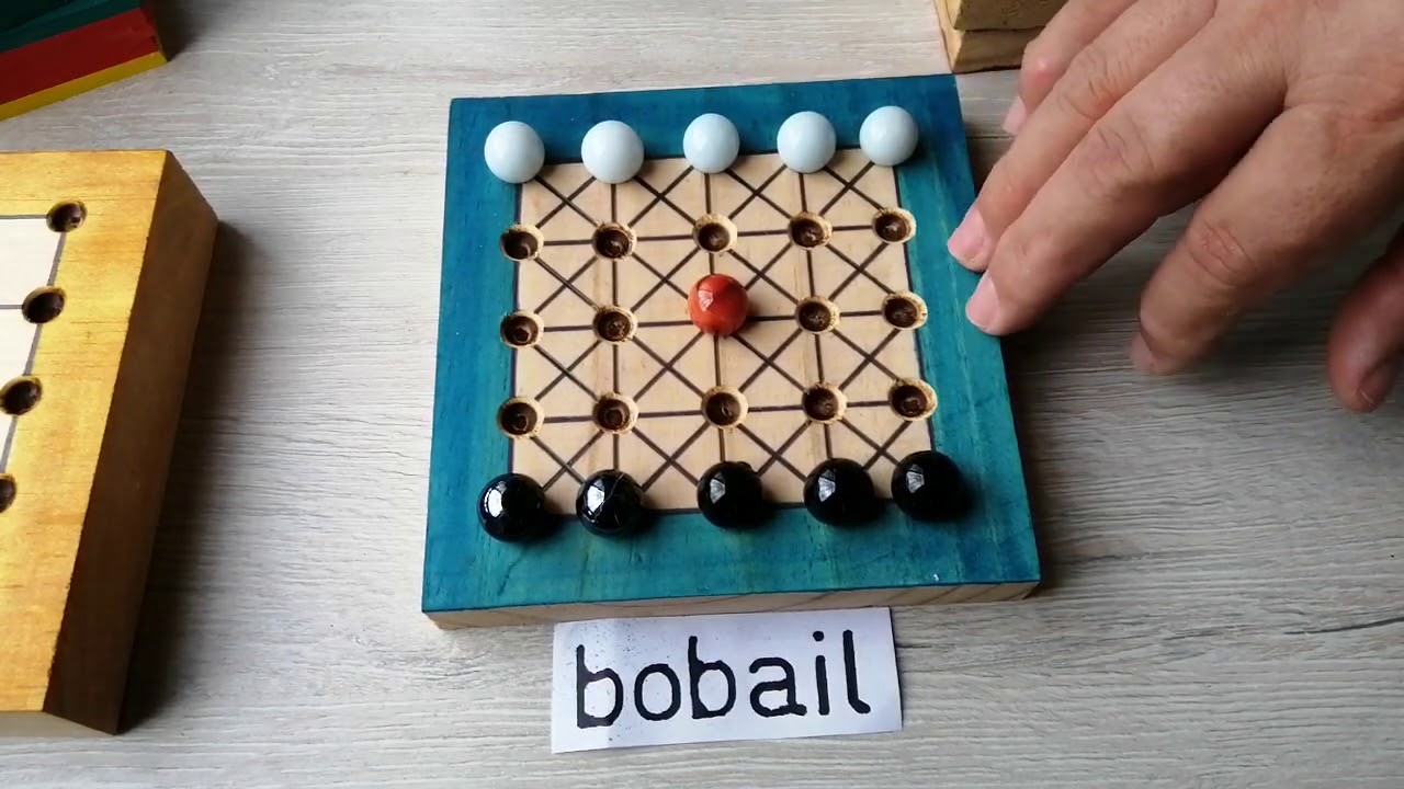 BOBAIL- Juego de estrategia abstracta Africano - Neutrón- Juegos de mesa del mundo Antíguos y nuevos