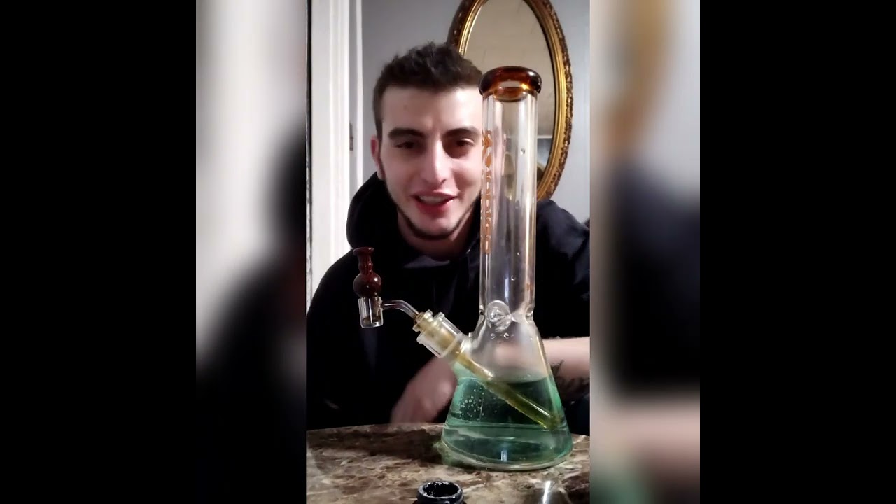 smoke sesh with 9mm inDiGO Beaker Bong with crazy fat dabs...ENJOY...RELAX..listen to music
