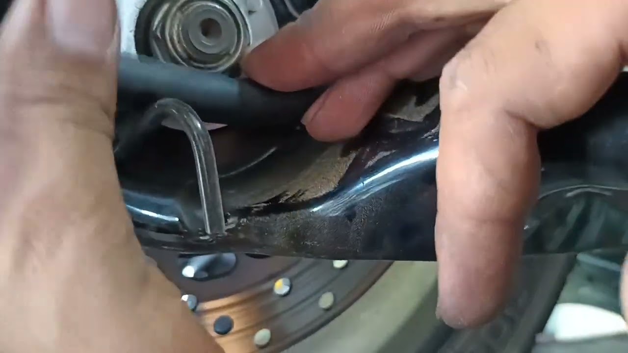 COMO BAJAR LLANTA TRASERA DE N'MAX CONETT 👇💪💯 QUE DEBO BAJAR Y COMO HACERLO.
