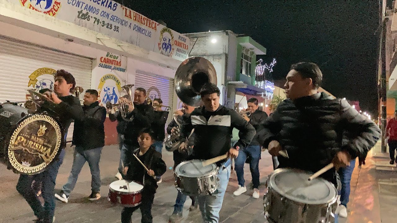 Peregrinación a cargo de Banda Purisima previo al día del Músico