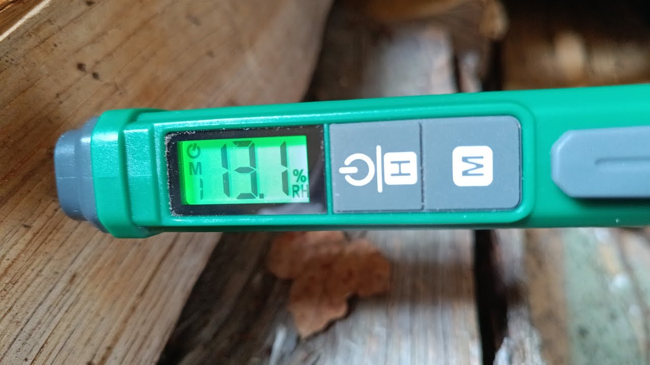 Tester l'humidité du bois de chauffage