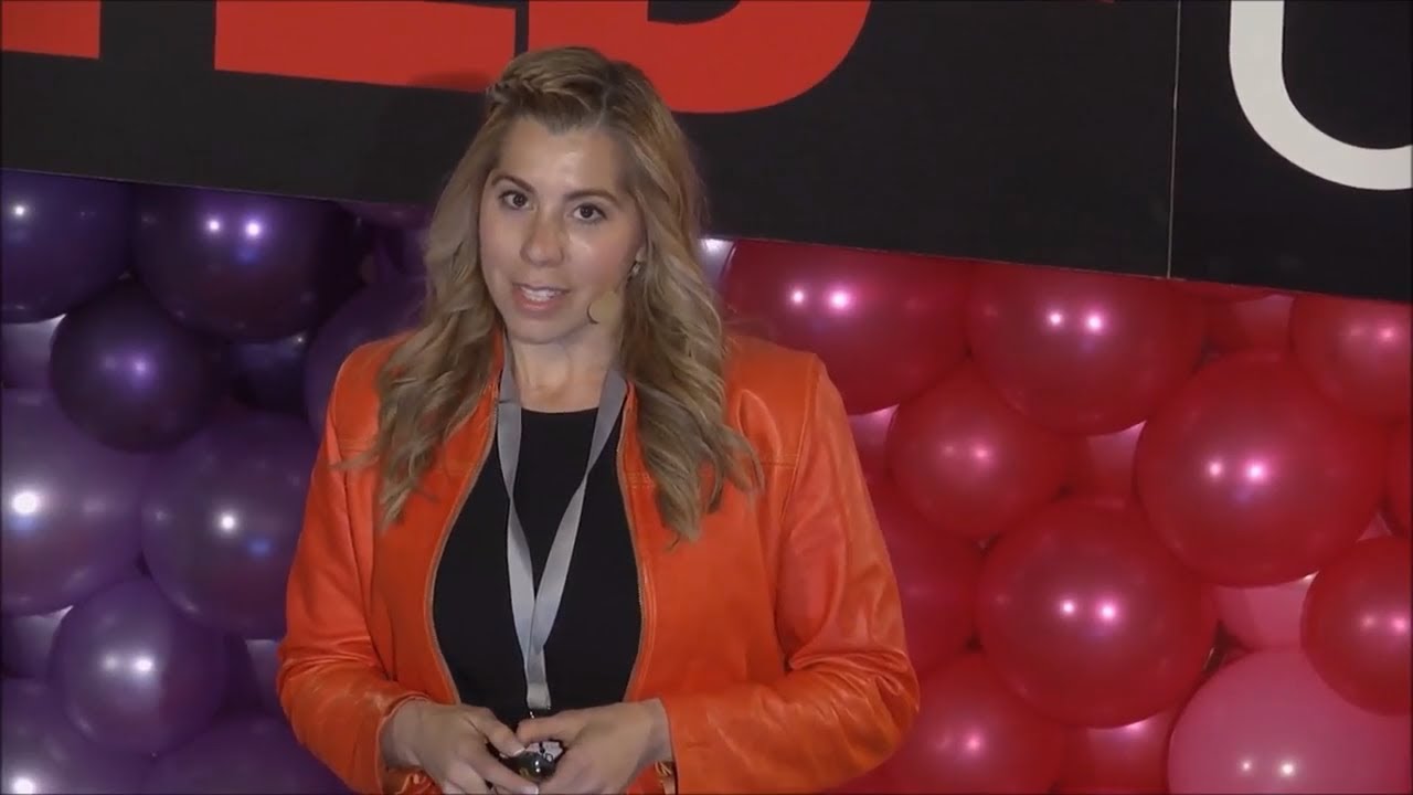Emprende tu viaje y disfruta del camino | Yanire Braña | TEDxUDeusto