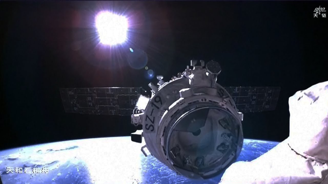 Shenzhou-19 docking