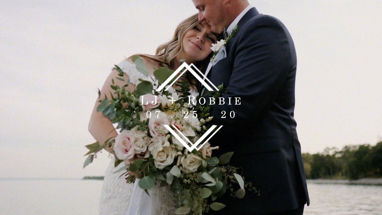 STUNNING intimate backyard micro-wedding on the Oakville Waterfront!