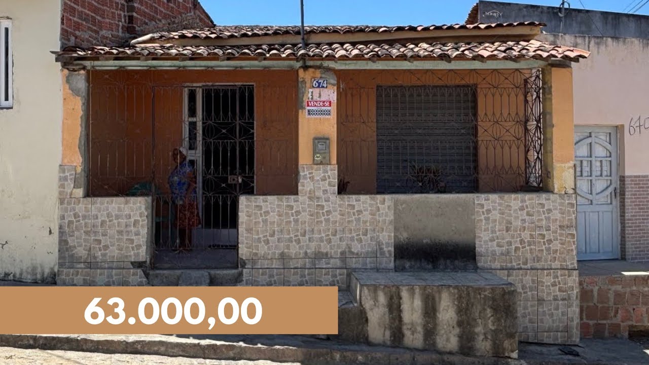 CASA GRANDE A VENDA NA RUA SÃO VICENTE