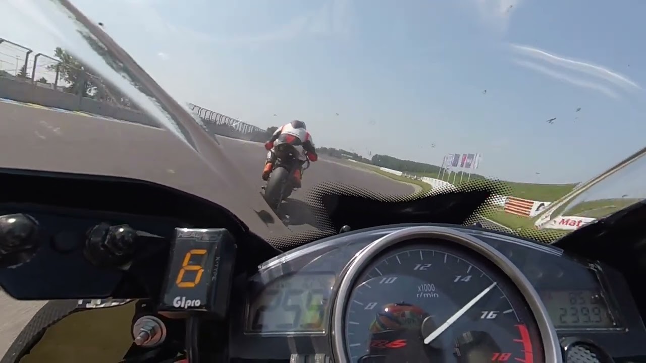 Slovakiaring onboard R6 follow Panigale V2 955