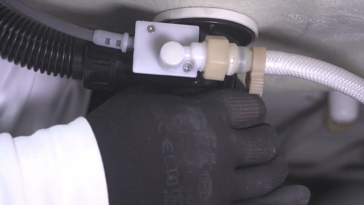 Instalar una bañera de hidromasaje esquinera JETS con grifería (6)