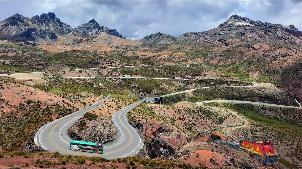 Cruzando la cordillera de los andes peruanos a 4818 msnm. BUSES DEL PERU CARRETERA CENTRAL