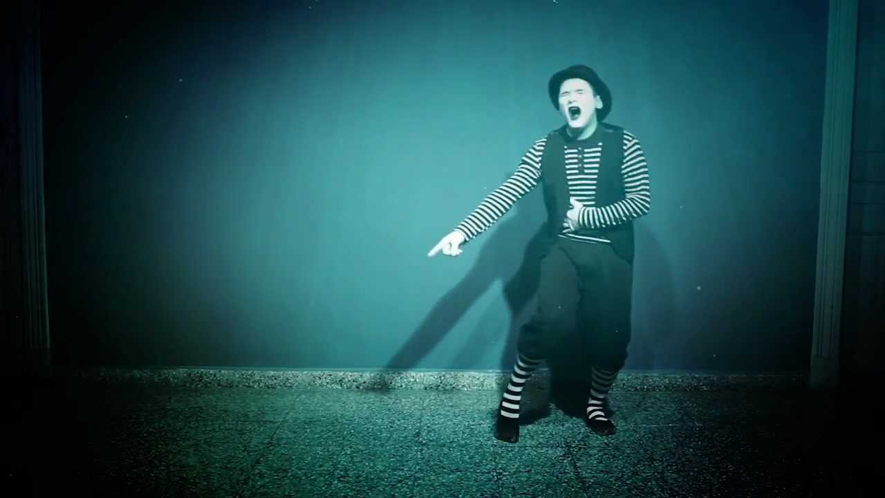 One day with Pippo, the mime. Act 2 
