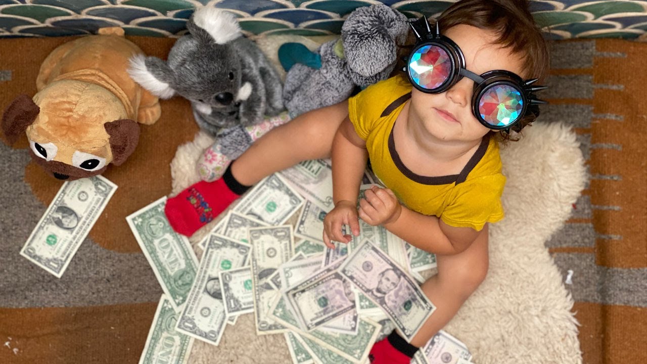 How we Budget & Afford Traveling Full Time