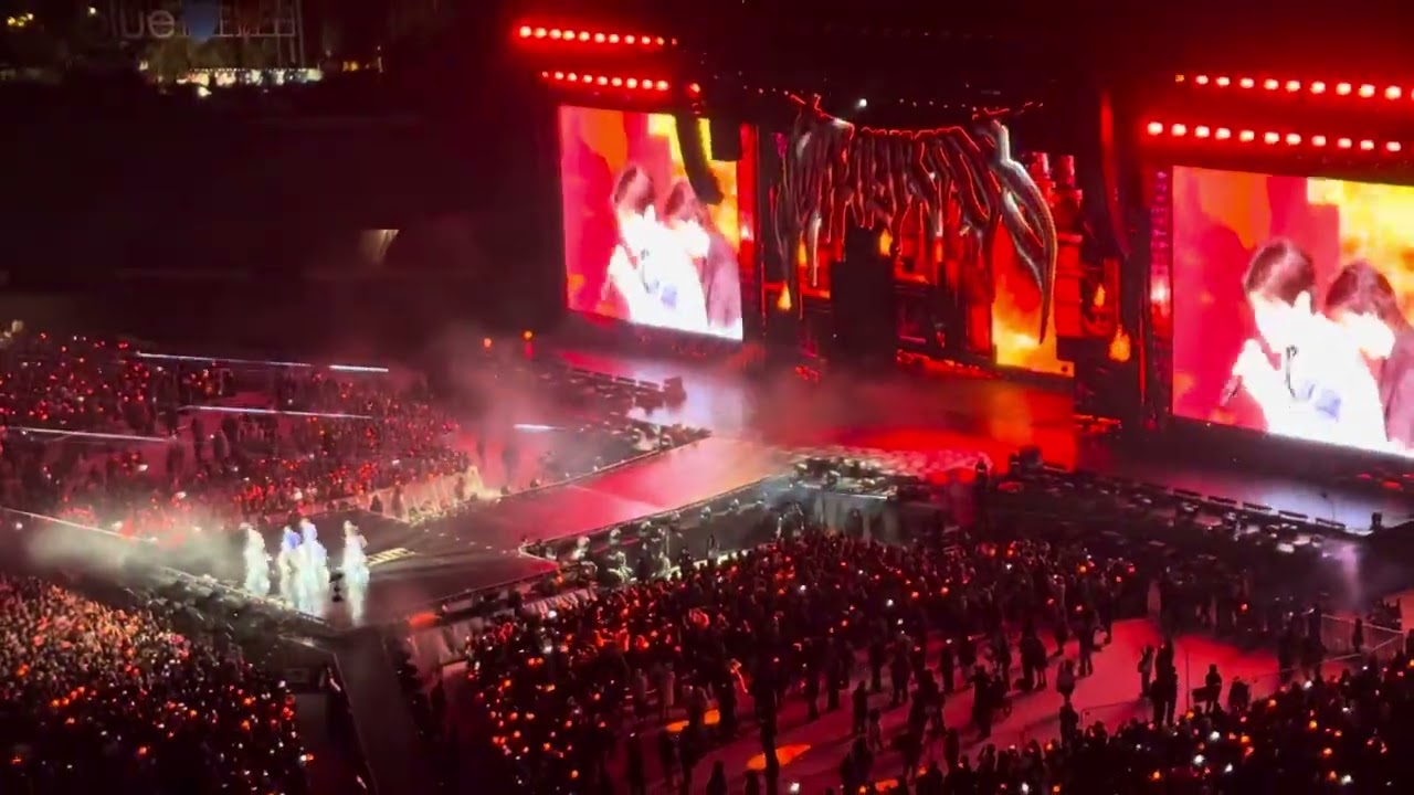 Stray Kids in SF: GIANT