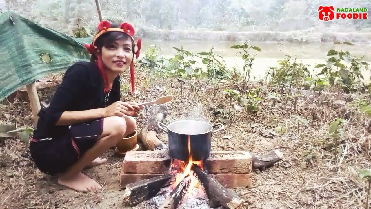 Pork Cooked With Axone (Fermented Soybeans) | Sumi Naga Delicacy | Nagaland Foodie