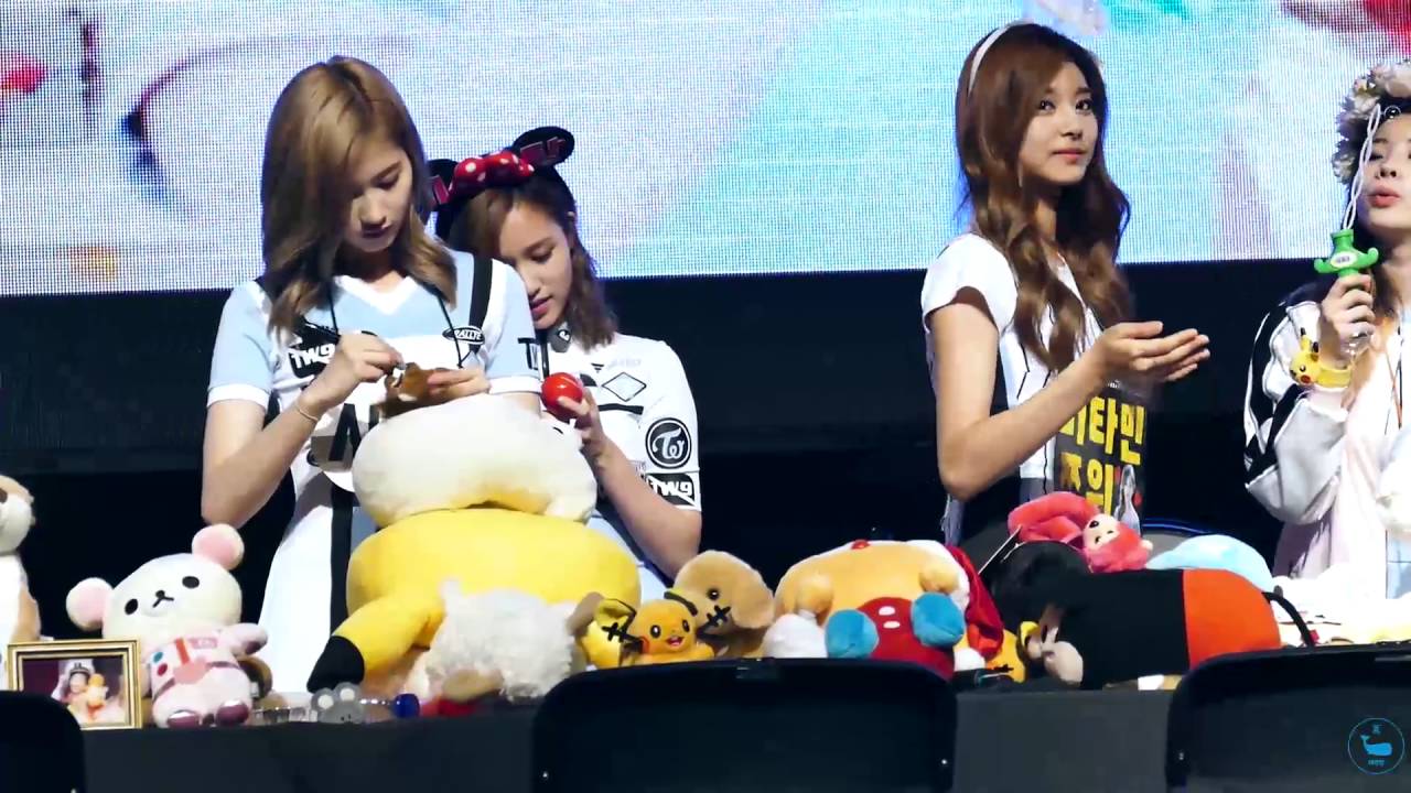 160618 트와이스 Twice 대전사인회 엔딩 (소리주의) (Becareful sound)