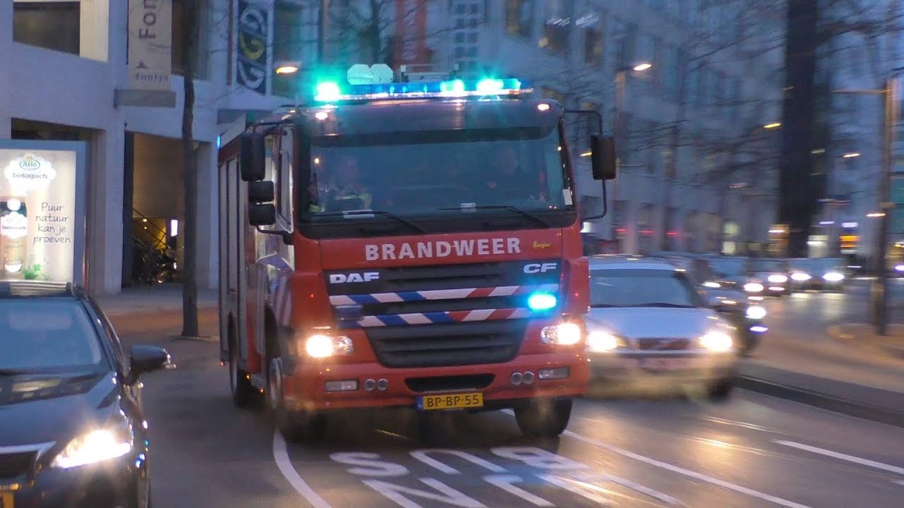 PRIO 1 TS 22-2331 Brandweer Eindhoven onderweg naar Woningbrand aan de Rungraaf in Eindhoven