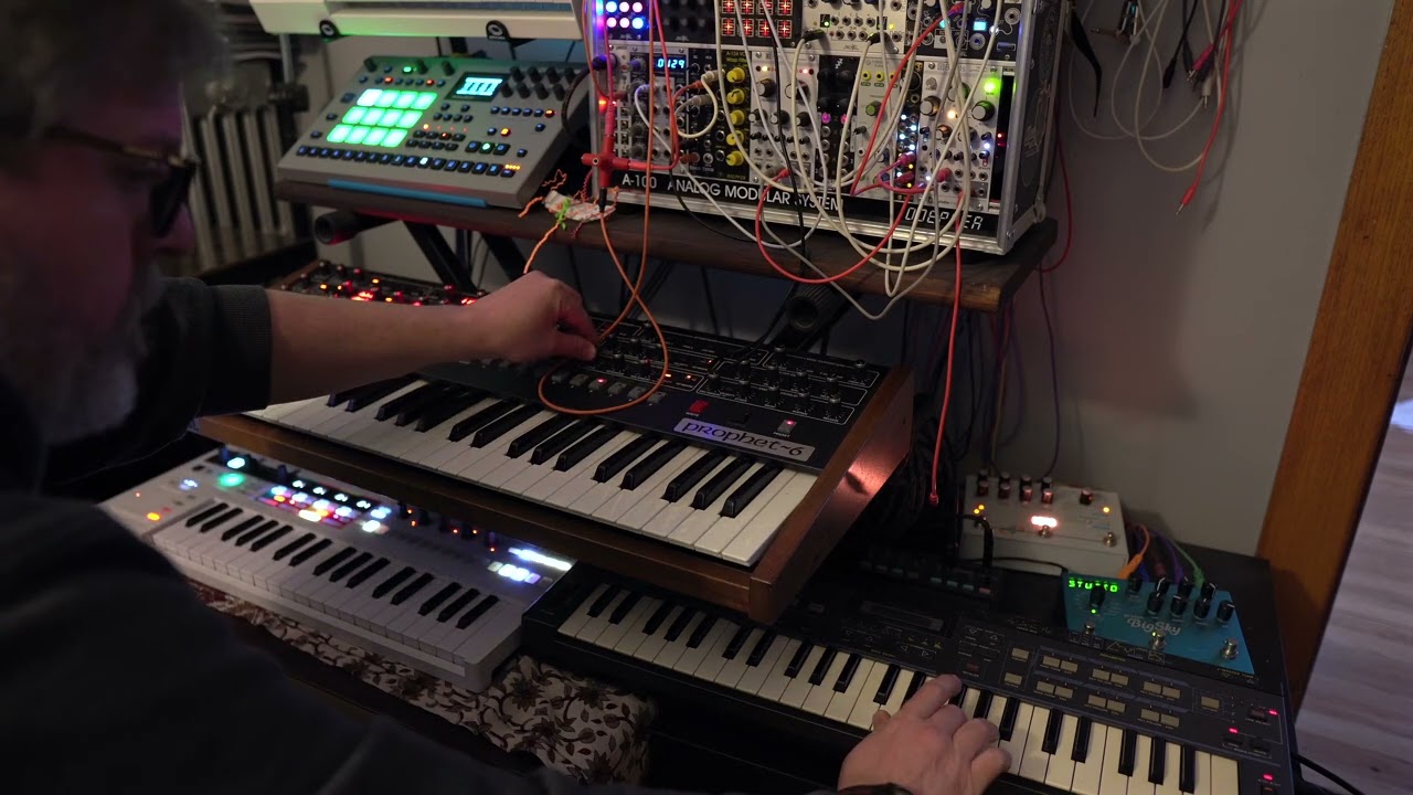 Volt Chaser - Jan 2026: Prophet 6, Mellotron, Elektron RYTM MK2, CZ101, Modular