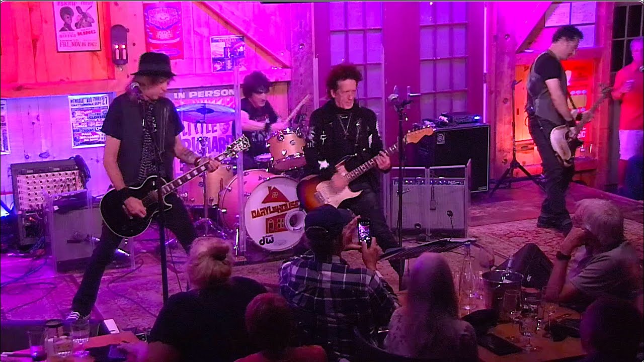 Willie Nile - California Sun - Sheena is a Punk Rocker -9/3/22 at Daryl's House Club