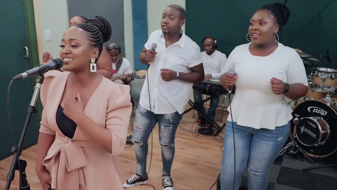 @Mphoputini -Wena o Modimo