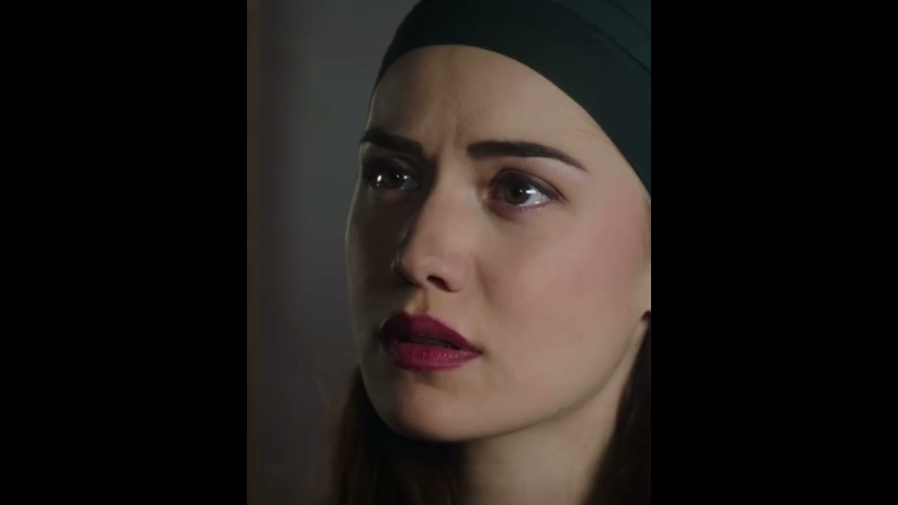 Человек не выбирает кого любить&hellip;. королек птичка певчая | Fahriye Evcen ve Burak Ozvivit | calikusu