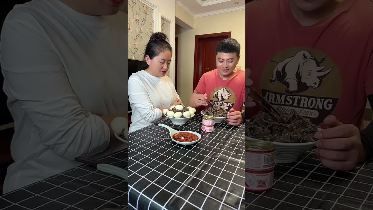 Funny eating and broadcasting