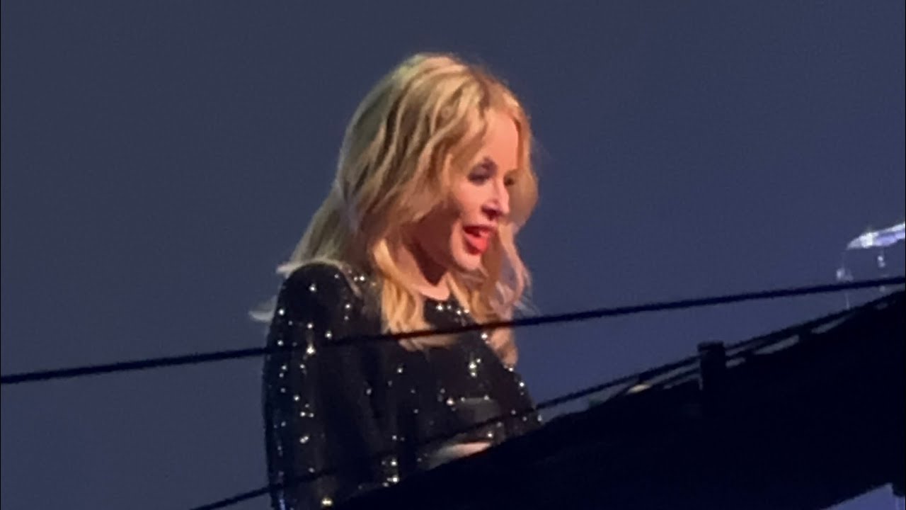 Kylie Minogue - Can’t Get You Outta my Head - Live Lisbon - July 15, 2025