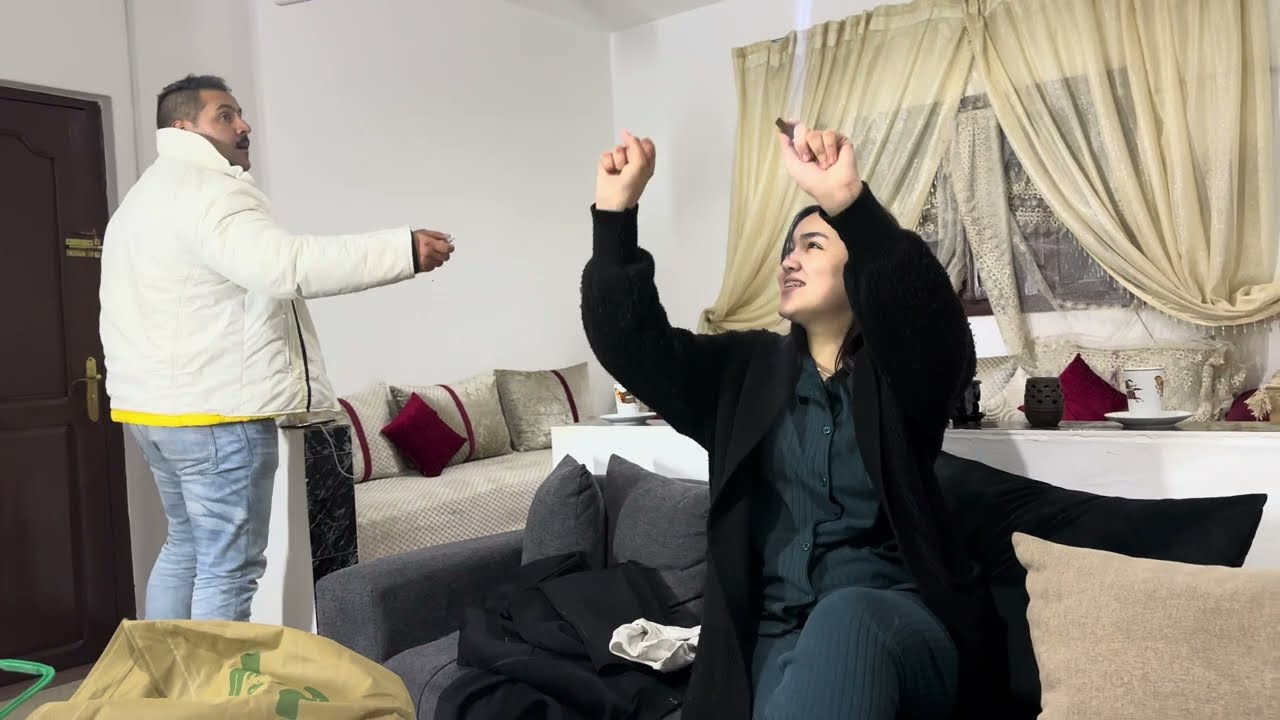 ناري امينة قتلها عصى واحد حمق هي وايمان 🤣زرق ليها لحمها بواحد لعصيت😭