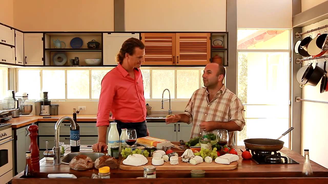 מתכון שקשוקה גבינות עם סרדינים - תום פרנץ חוצה ישראל -הדיי עפאים משק עפאים