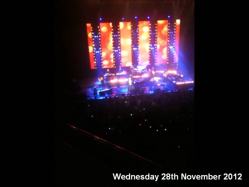 Gary Barlow - Sheffield City Hall. Speaking to Crowd.