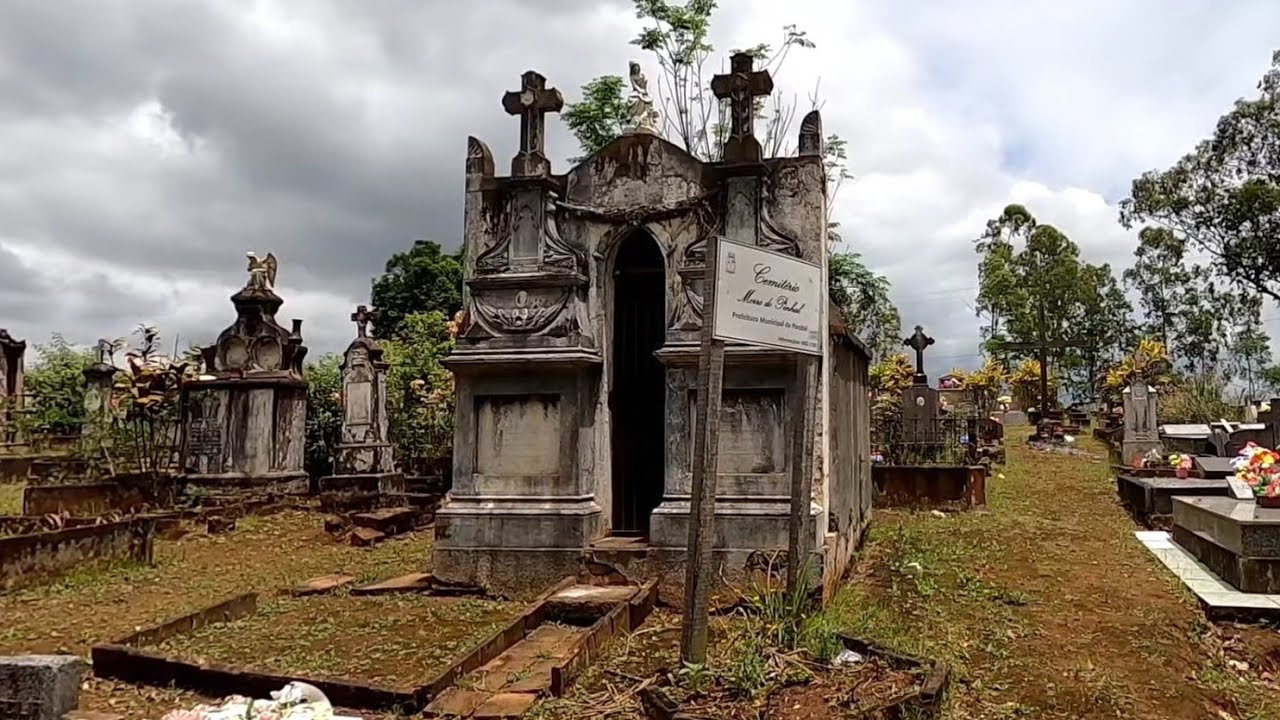 FOI ENCONTRADO UM CEMITÉRIO DE FILMES COM ALGO FORTE NA CRUZ !