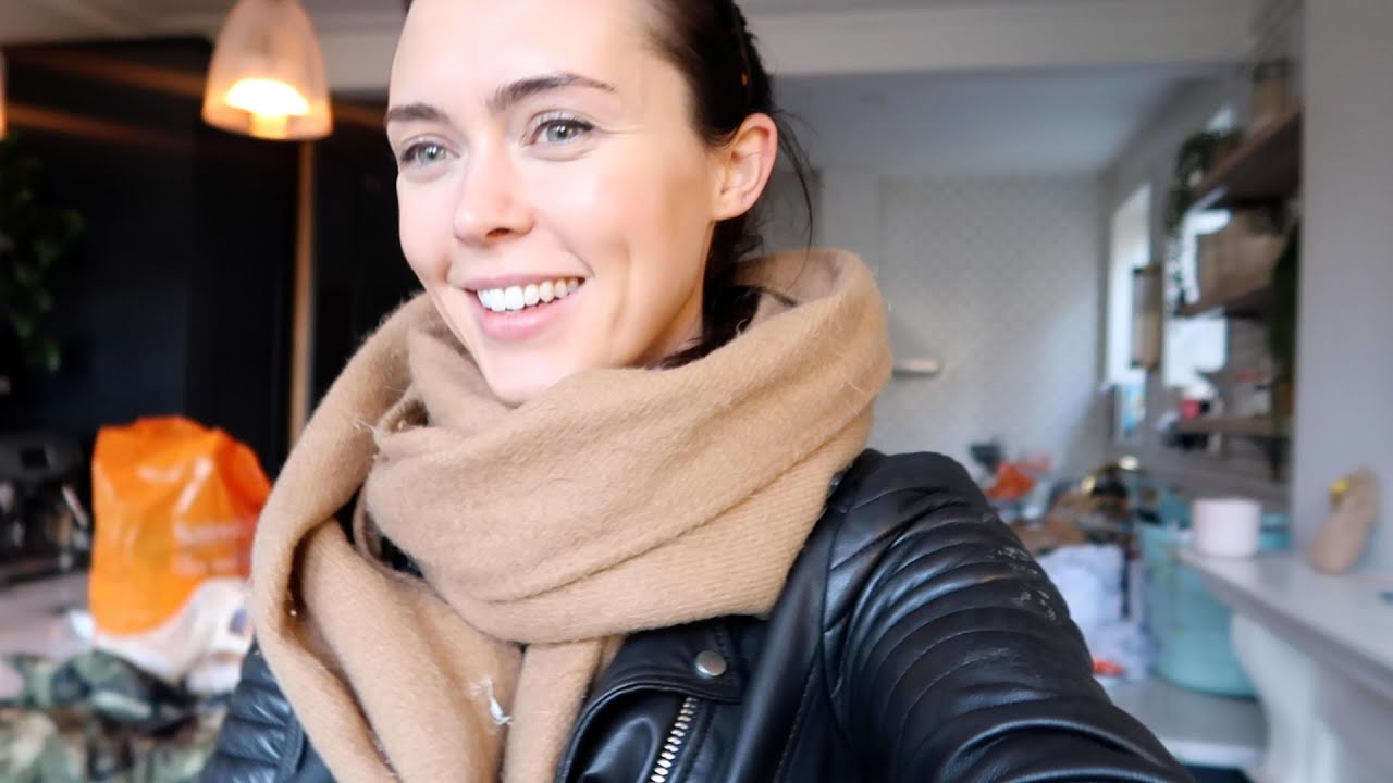 day in the life | planting with Roo & yoga chat