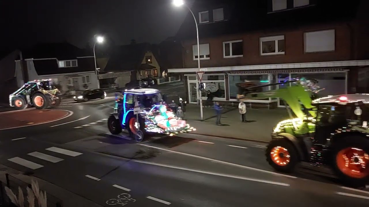 Treckerkorso/Lichterfahrt---Christmas Lights Tractor Run---Gronau (Germany/NRW)---8 December 2024