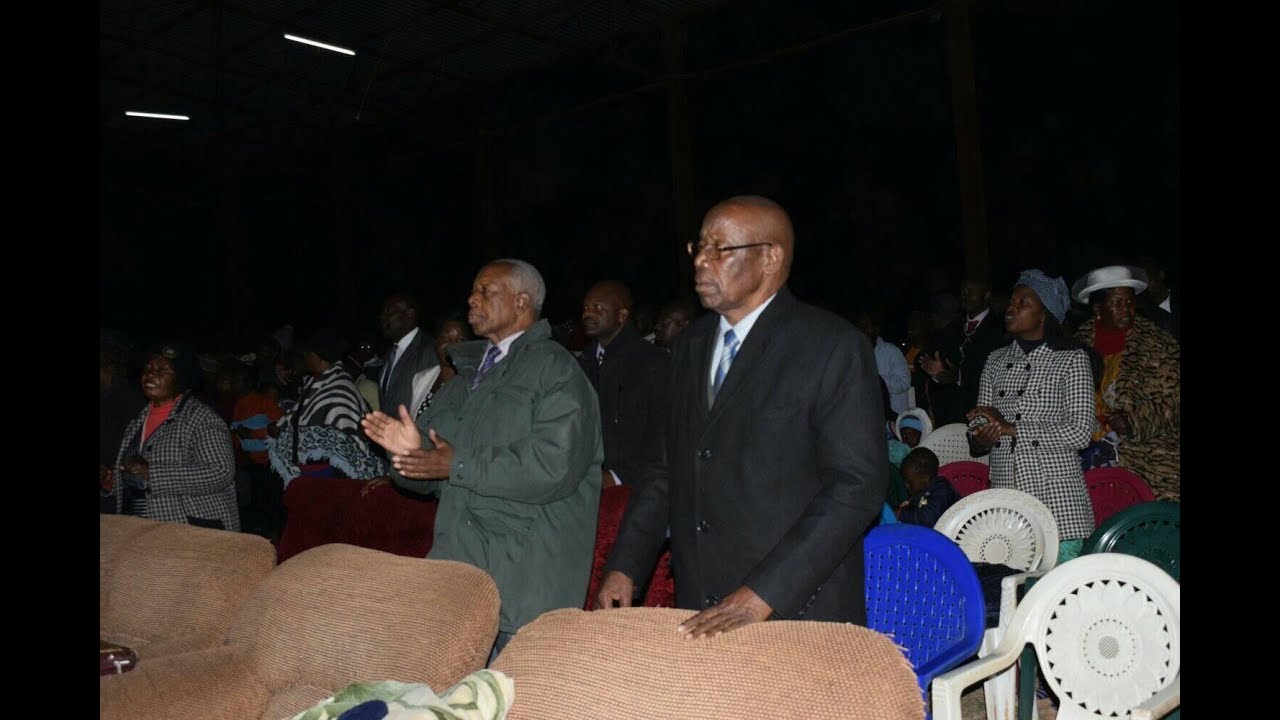 REV MAKARICHI AT DR SHUMBAMBIRI FUNERAL