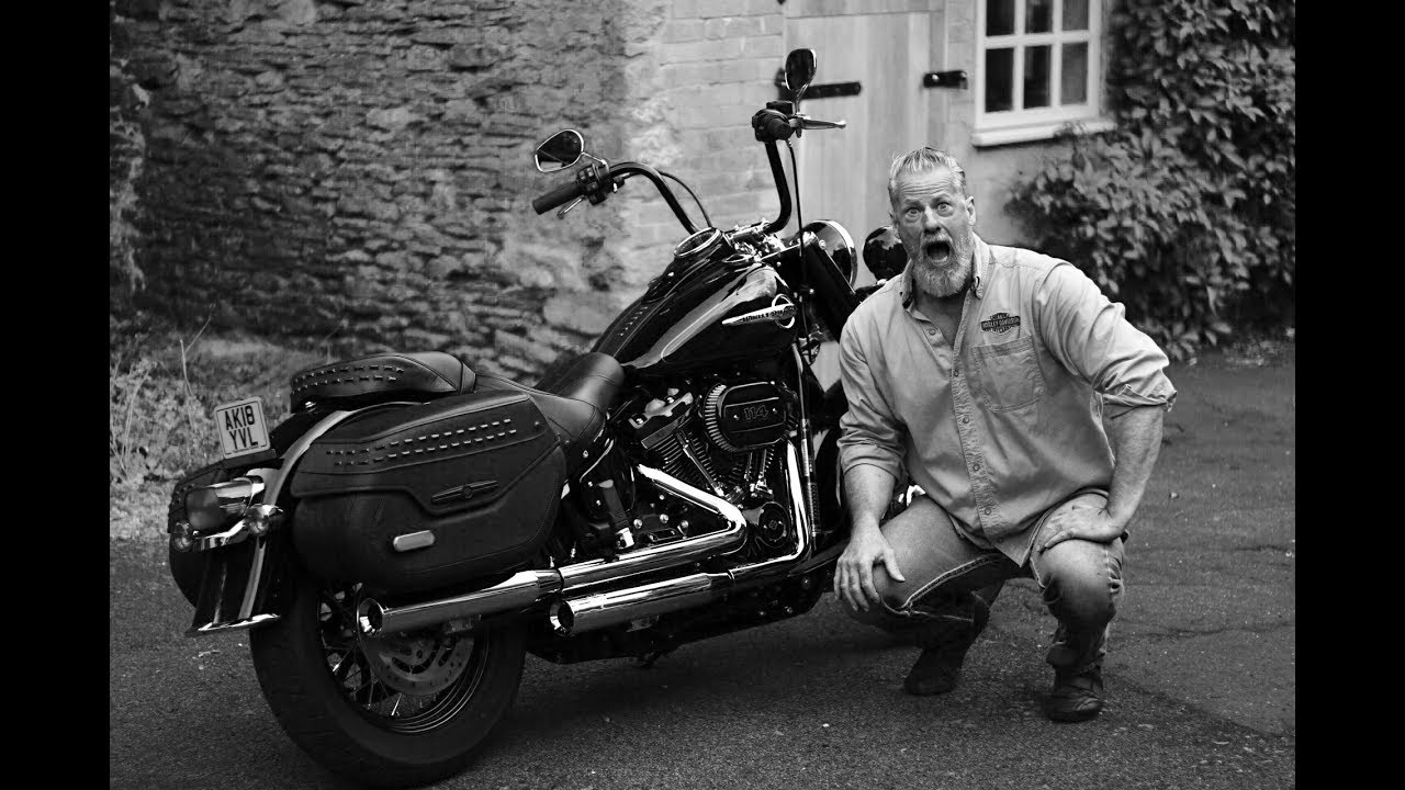 How to Install Vance & Hines Eliminator 300 Exhaust on a Harley Heritage Classic 114