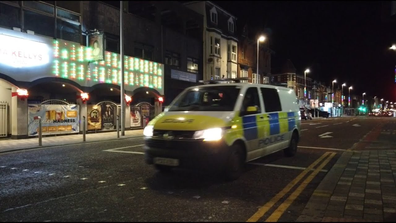 BLACKPOOL  boxing day early evening walkabout