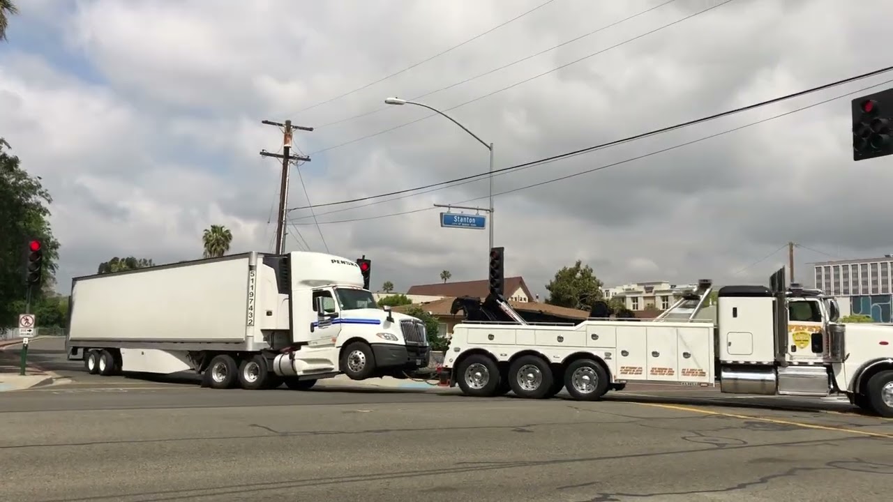 Peterbilt wrecker