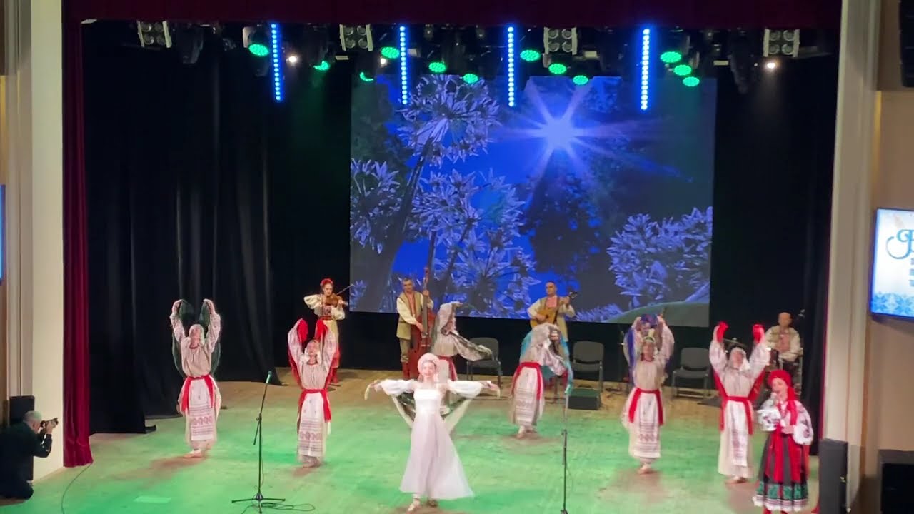 Академічний ансамбль пісні і танцю 