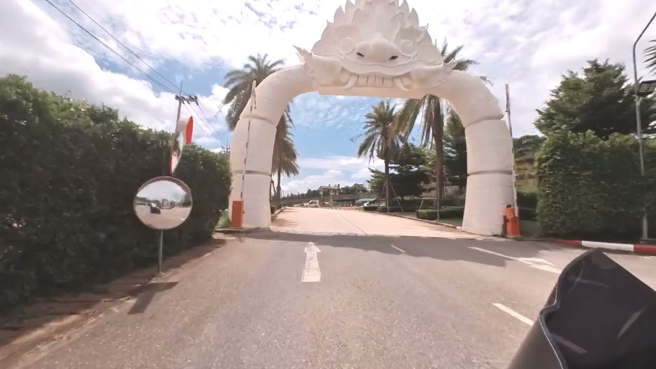 Rentner in Thailand will es mit fast 67 nochmal wissen Honda CB300 gekauft