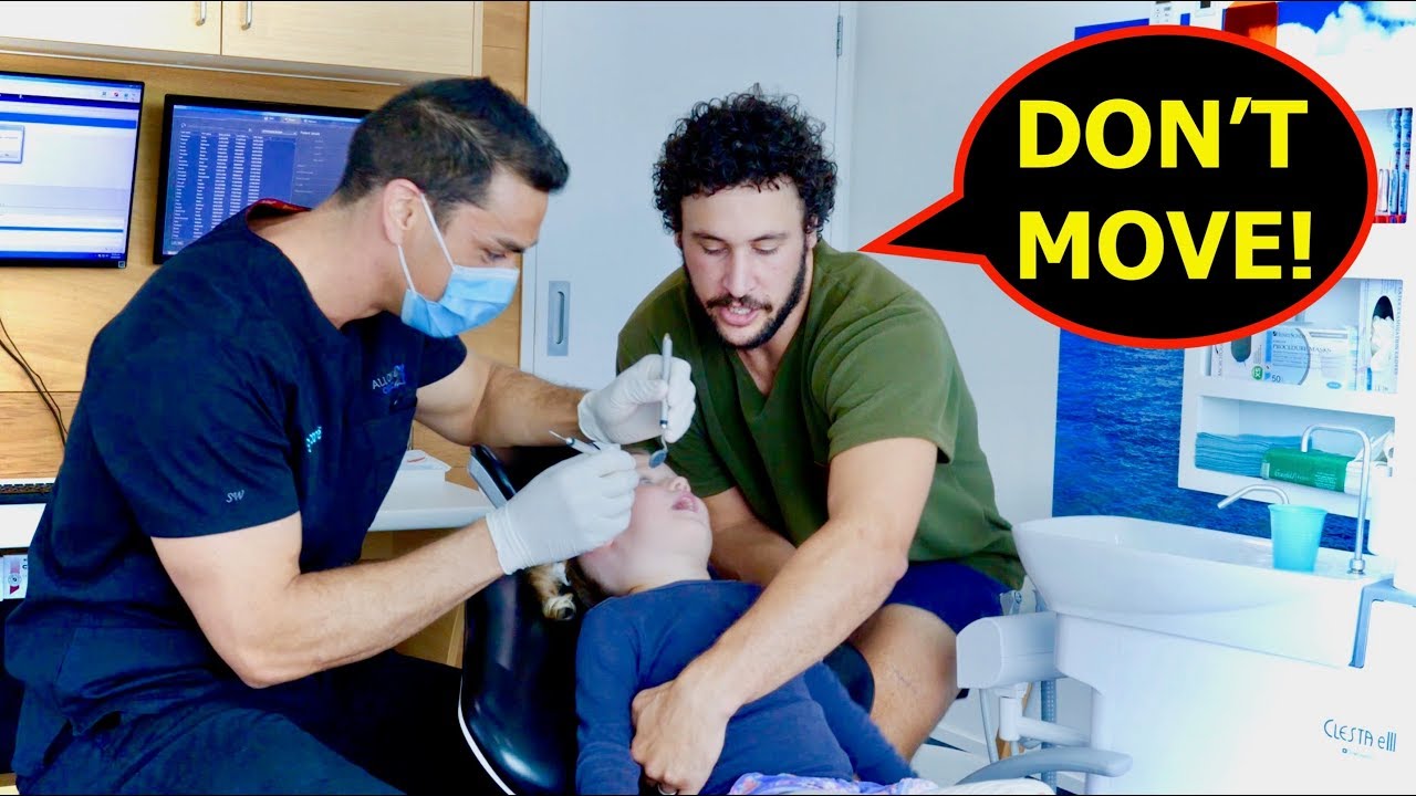 HOW TO KEEP A KID CALM AT THE DENTIST