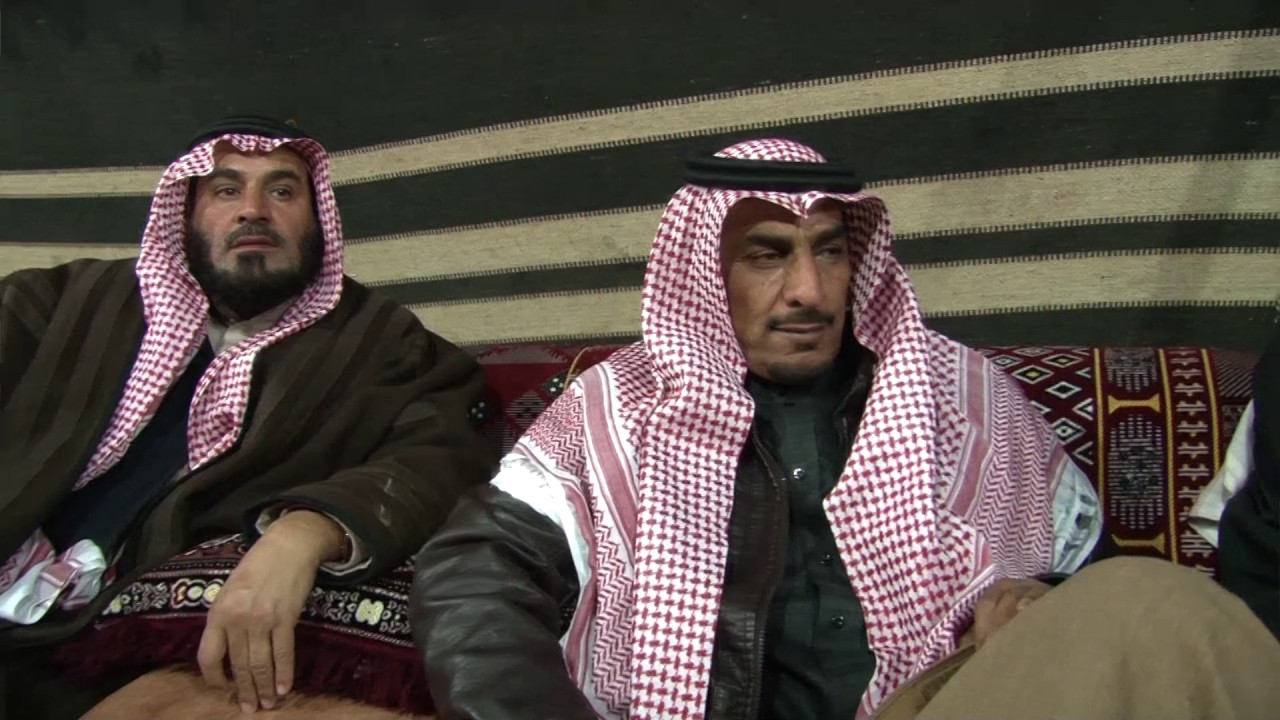تكريم الأستاذ : ضيف الله بن جزاع السيف الشراري لشاعر قبيلة الشرارات عايد بن رغيان الورده