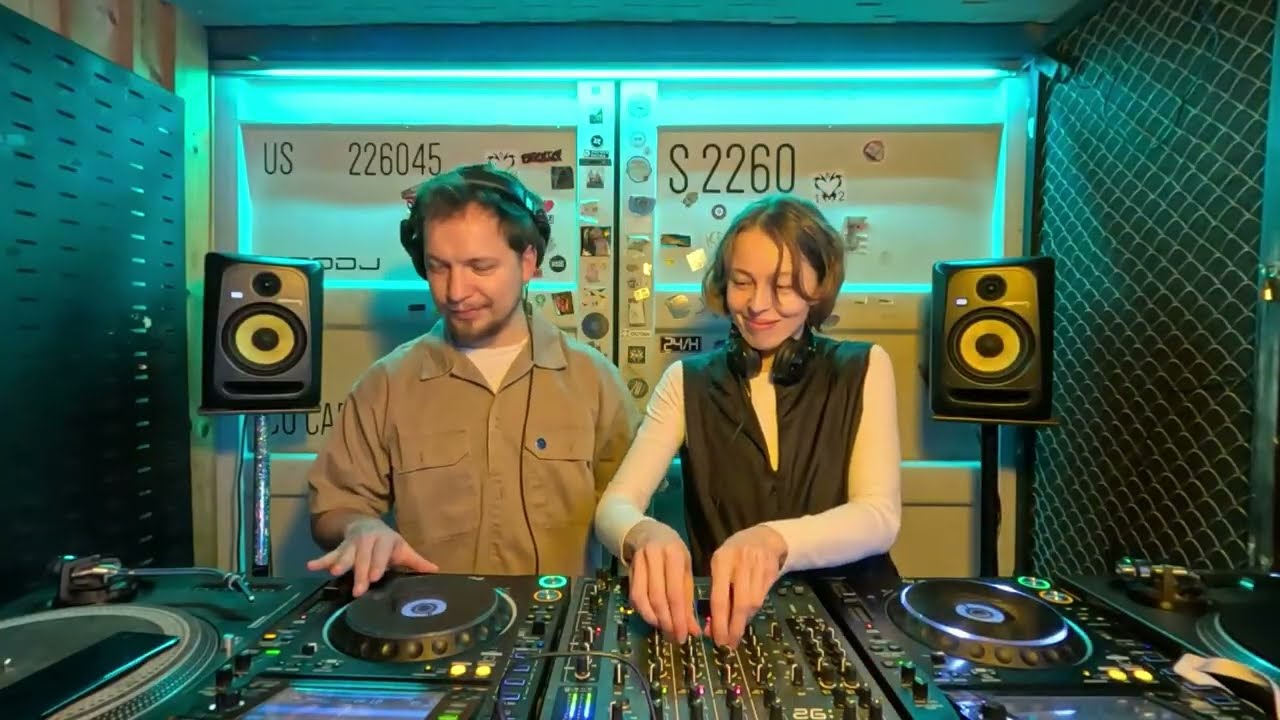 Data Molfar b2b Veryval @ 20ft Radio - 28/02/2026