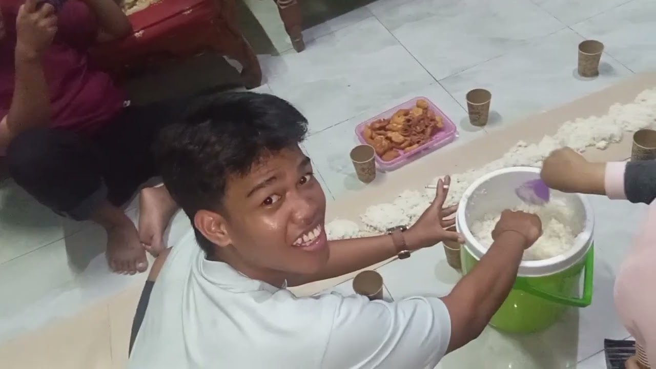 Bakar-Bakar di Rumah Ilham