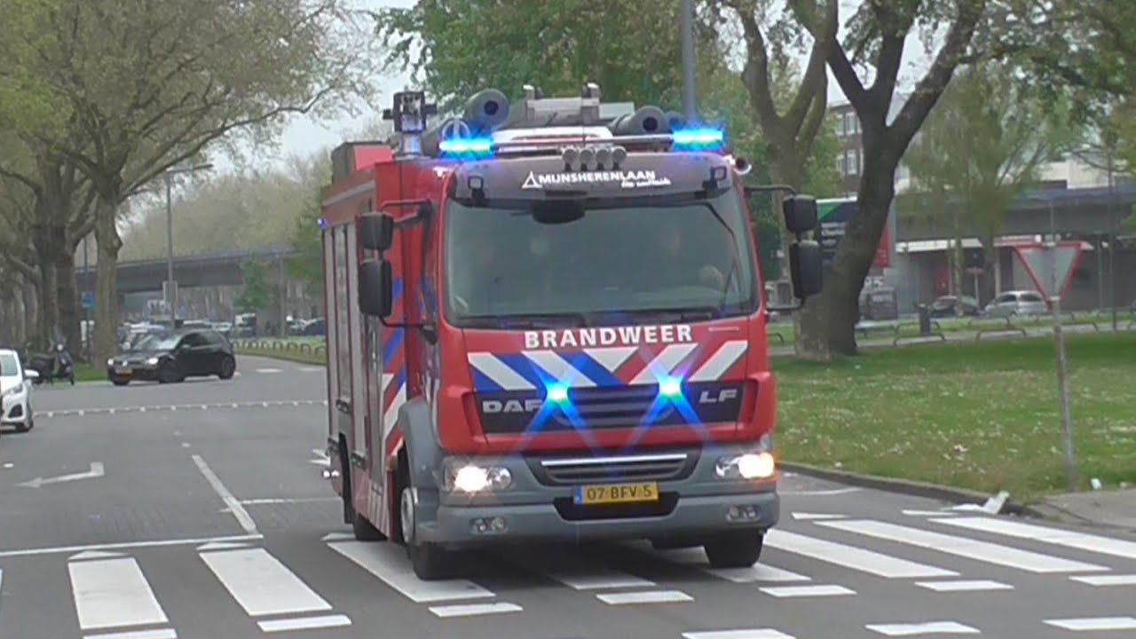 3x Brandweer kazerne Mijnsherenlaan Rotterdam-Zuid 17-3431 met spoed naar verschillende meldingen!