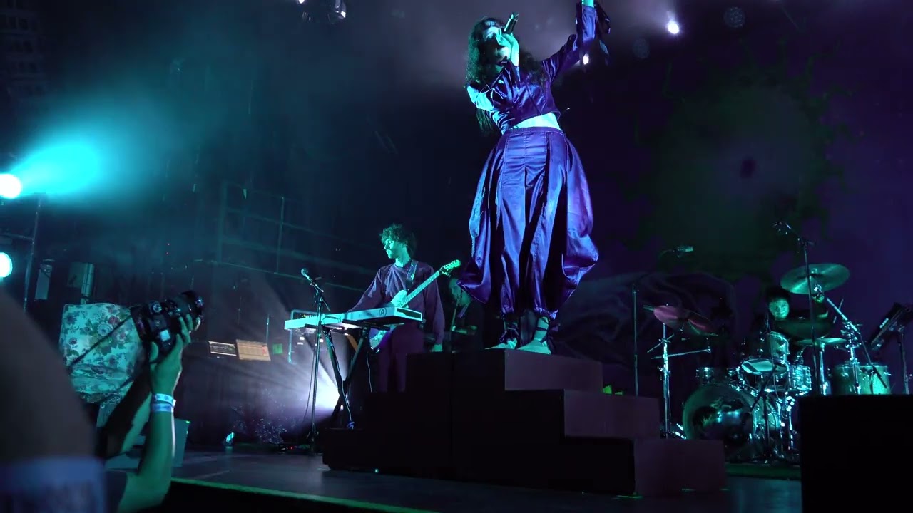 Magdalena Bay - Watching T.V. (Brooklyn Steel, NYC 9/20/24)