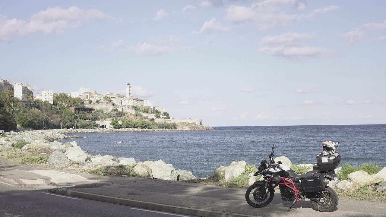 France, Corse, Sardaigne et Italie à moto - Épisode 1 - Octane et Voyages Traditours