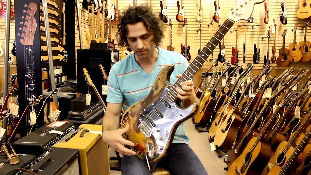 Джими Хендрикс Stratocaster привез Дуизил Заппа из Norman's Rare Guitars