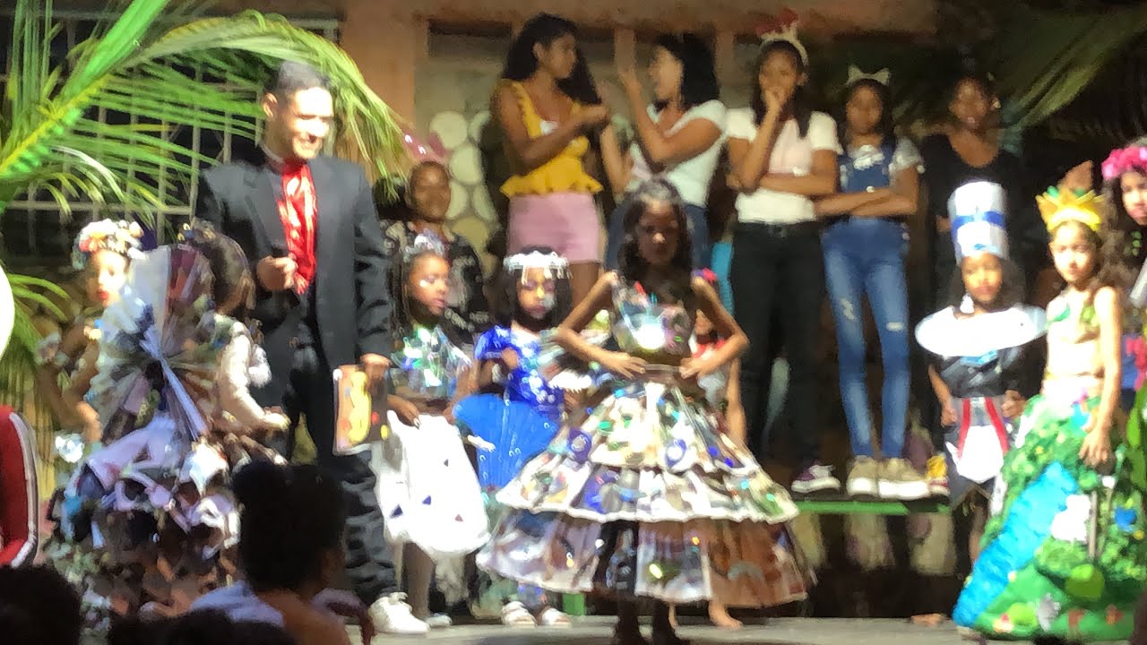 Carnaval en Caracas Barrio Pinto Salinas Elección de la Reina