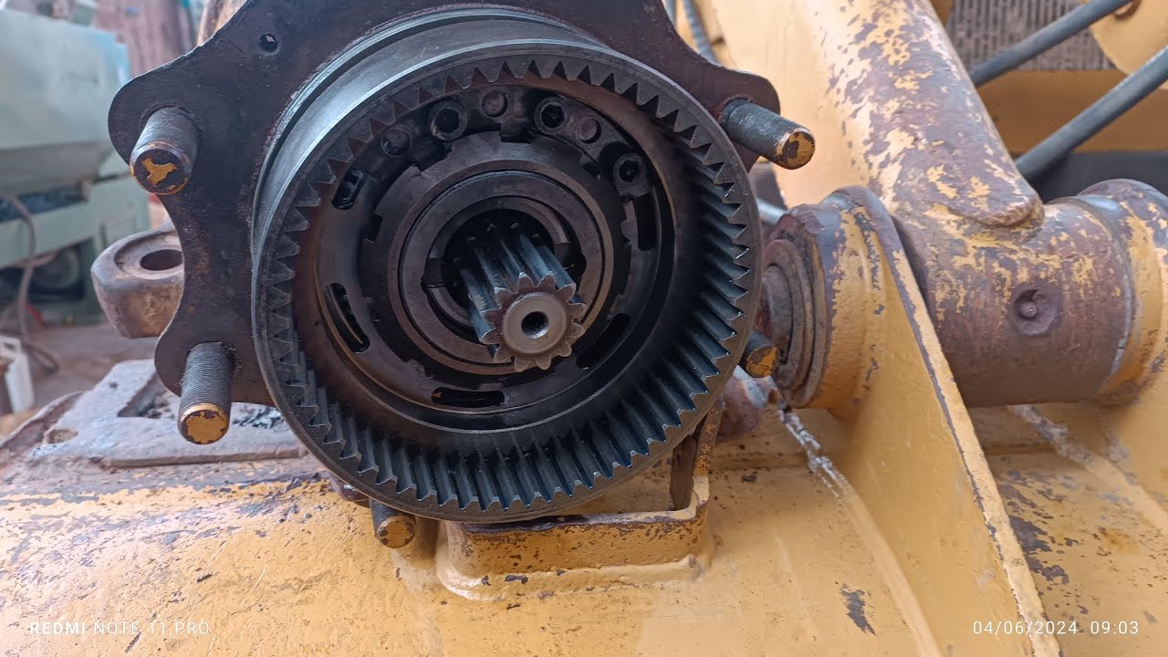 Desarmado de cubos delanteros de una retroexcavadora 416E CAT