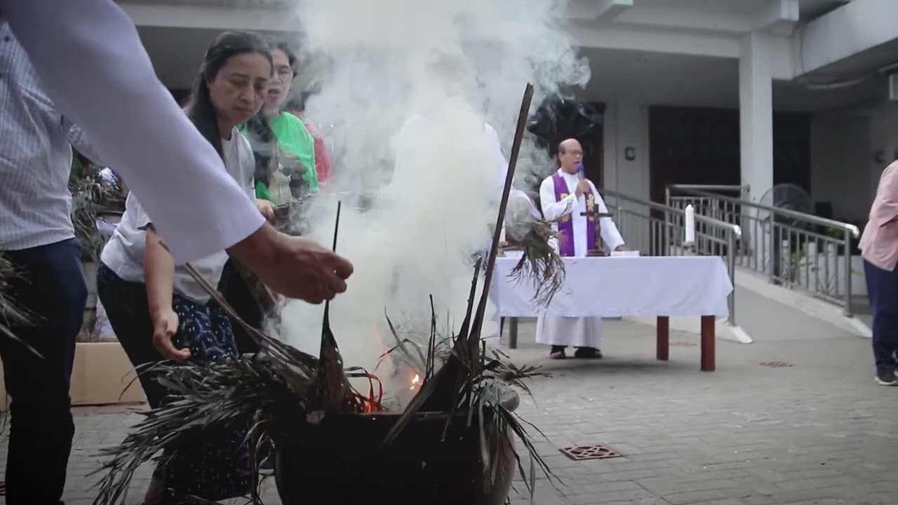 Ibadat pembakaran daun palma kering, Gereja Santo Leo Agung, Paroki Jatiwaringin
