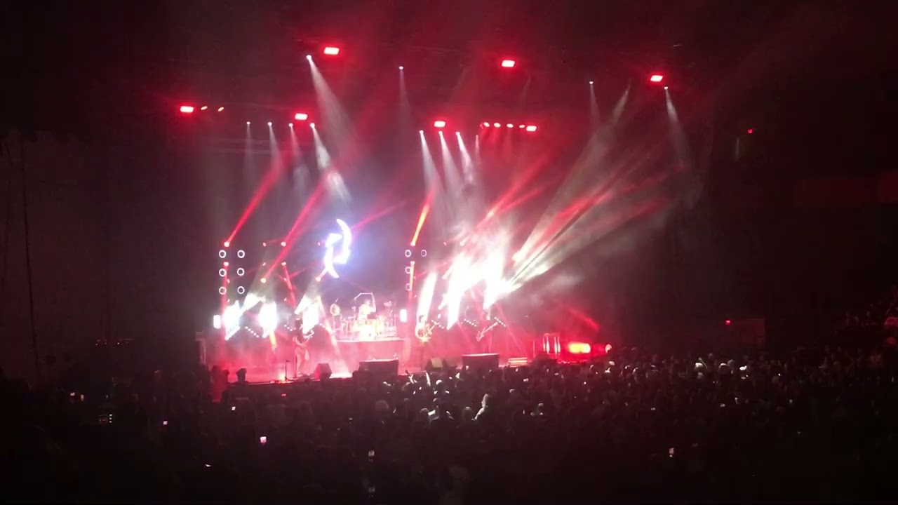 Halestorm - I Miss the Misery