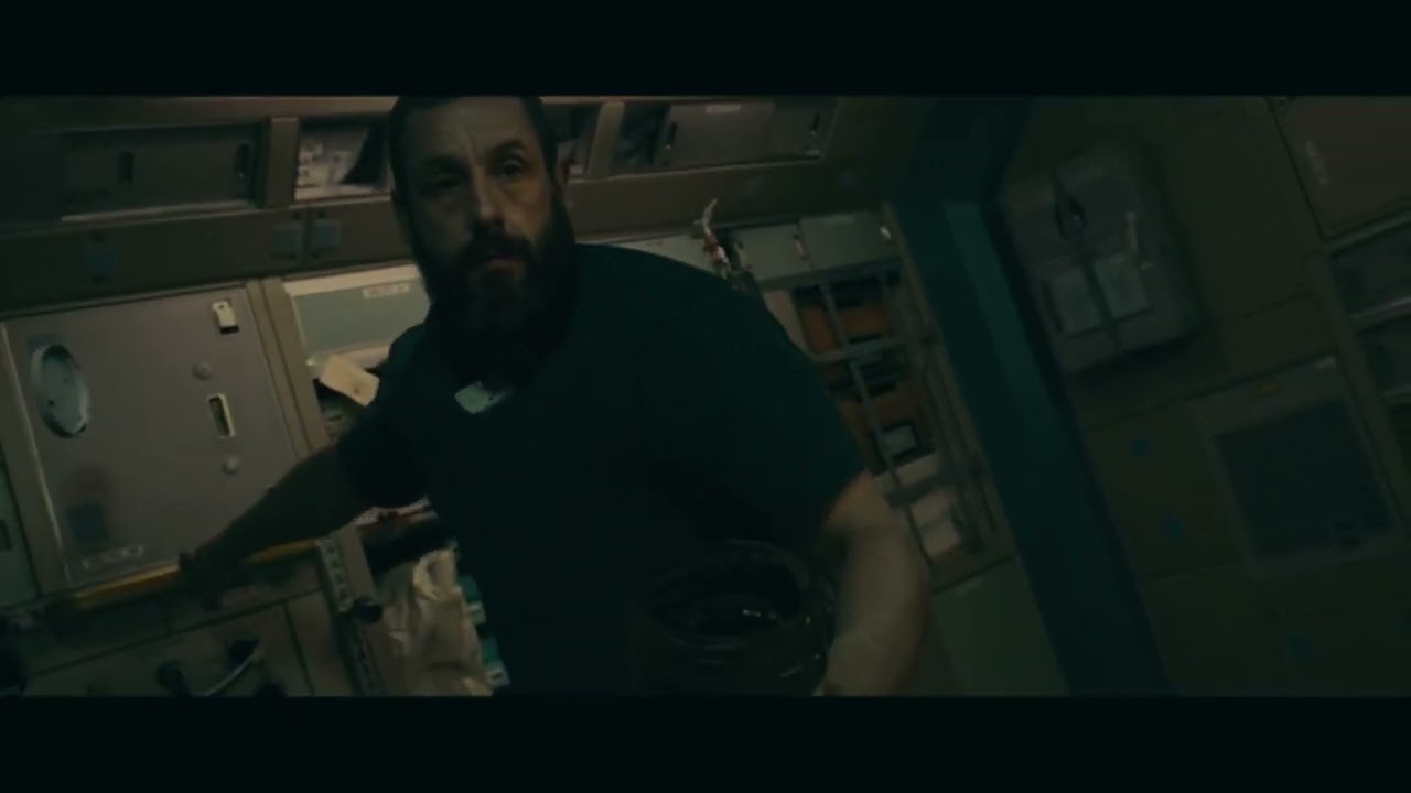 [Unintentional Movie ASMR] Hanus partakes of hazelnut spread - SPACEMAN (2024)